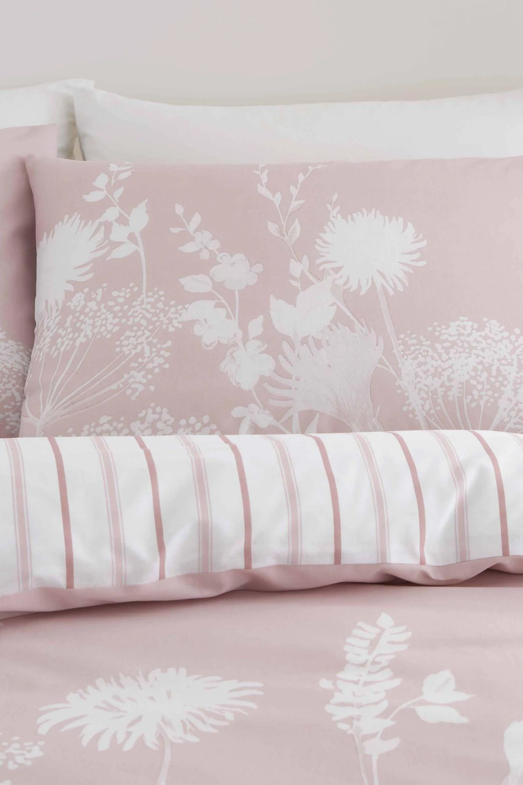 Catherine Lansfield Blush Pink Meadowsweet Floral Reversible Duvet Cover Set