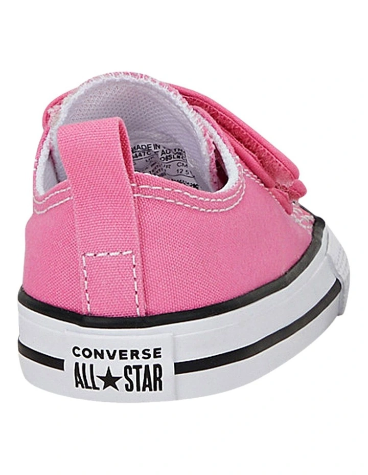 Chuck Taylor All Star 2V Ox Infant Sneakers In Pink