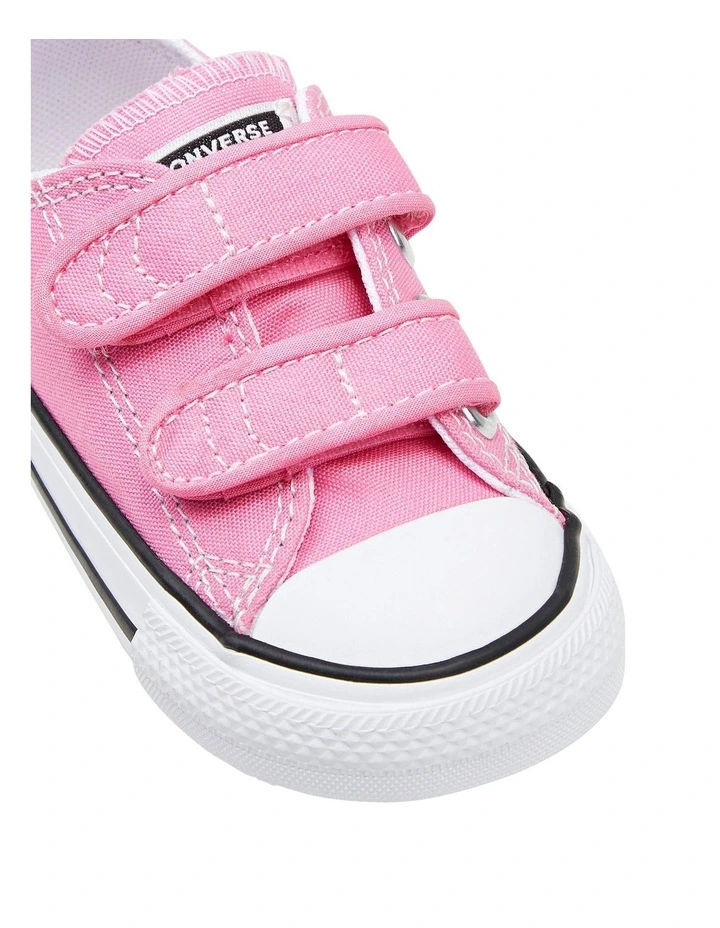 Chuck Taylor All Star 2V Ox Infant Sneakers In Pink