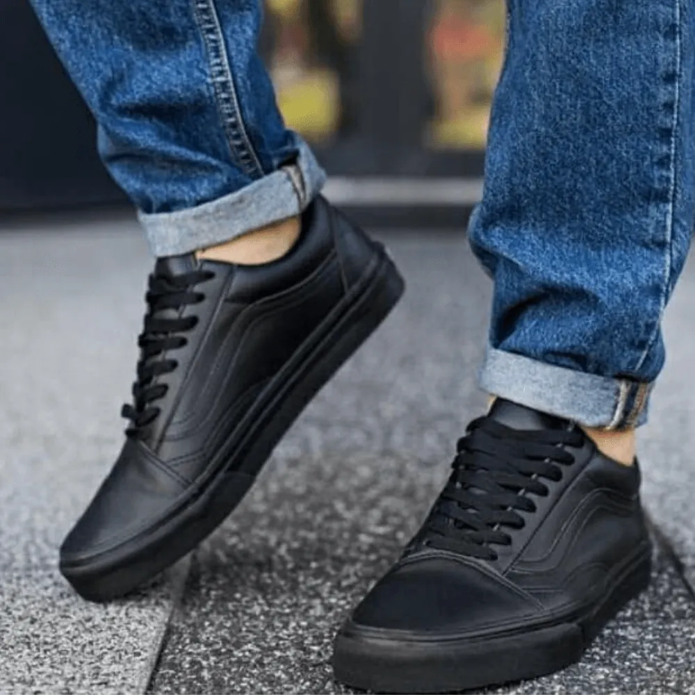 Unisex Vans Old Skool Tumbled Leather in Black Mono