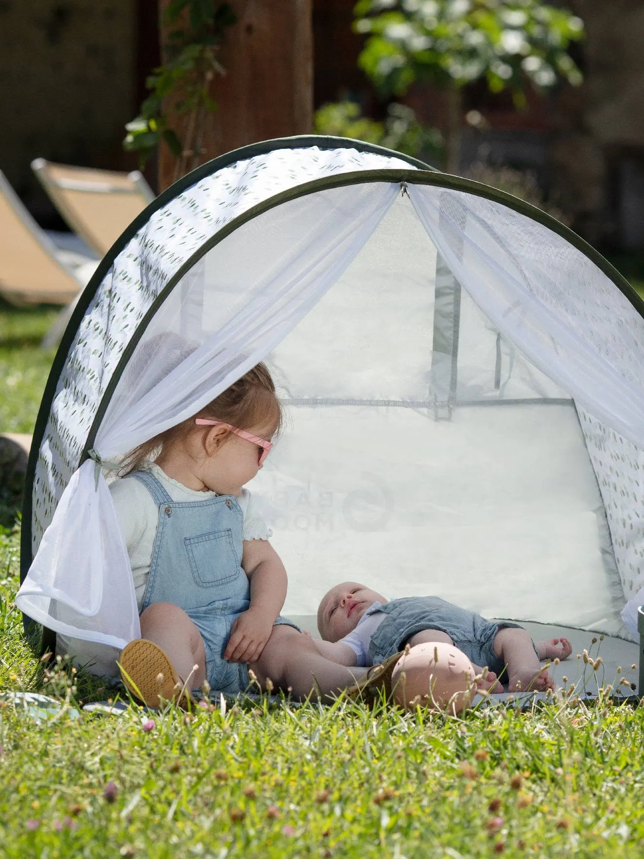 UV-Protection50+ Tent with Mosquito Net, by Babymoov - green