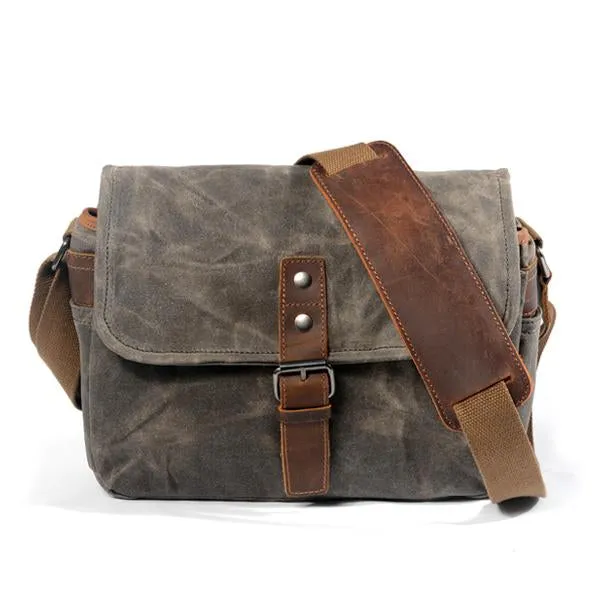 VINTAGE CANVAS CAMERA BAG